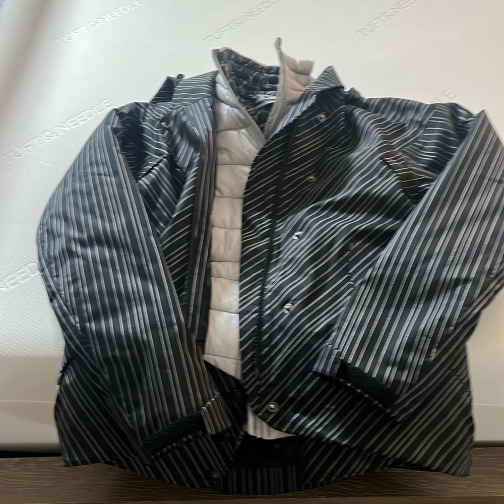 Columbia 2 layer ski/snowboarding jacket : smoke free home : never worn